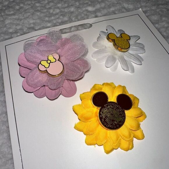 Disney Parks Minnie Mickey Mouse Flower Brooch Pin Set of 3 NWT - Picture 2 of 4